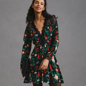✨ Anthropologie Lacy V-Neck Mini Dress Sz 2